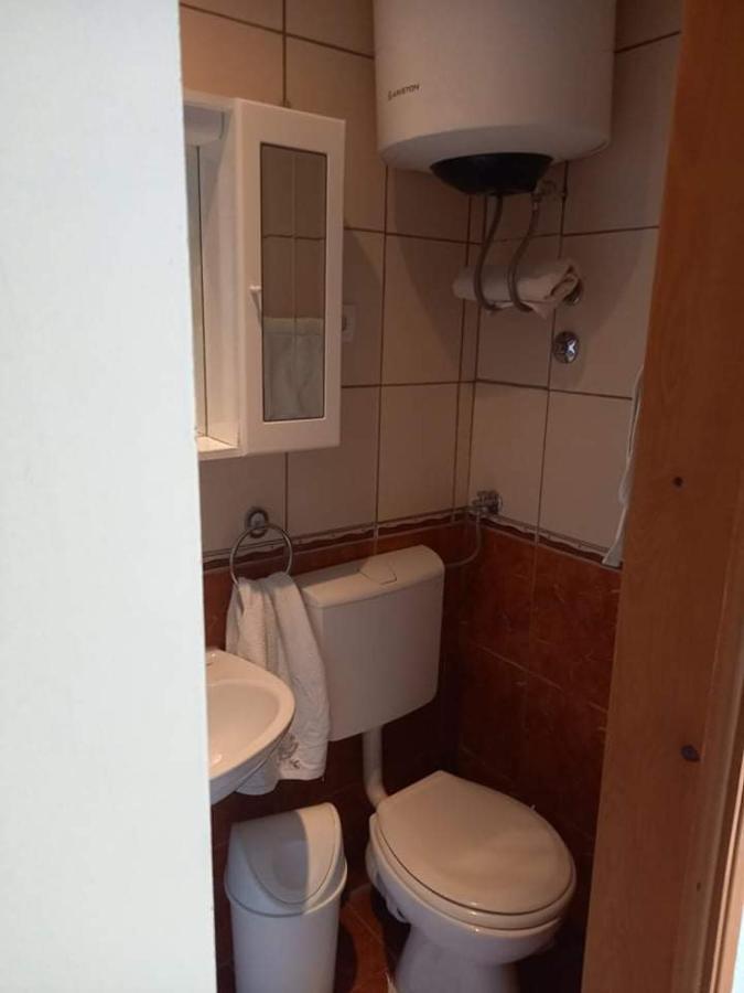 Studio Darija For 2 Persons S Terasom Wi-Fi & Parking Makarska Exterior foto