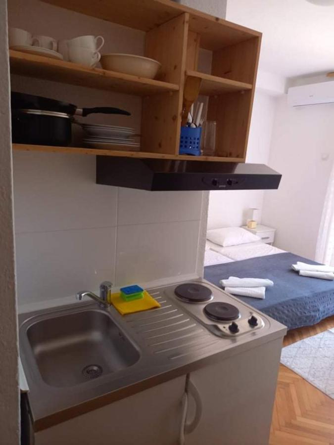 Studio Darija For 2 Persons S Terasom Wi-Fi & Parking Makarska Exterior foto