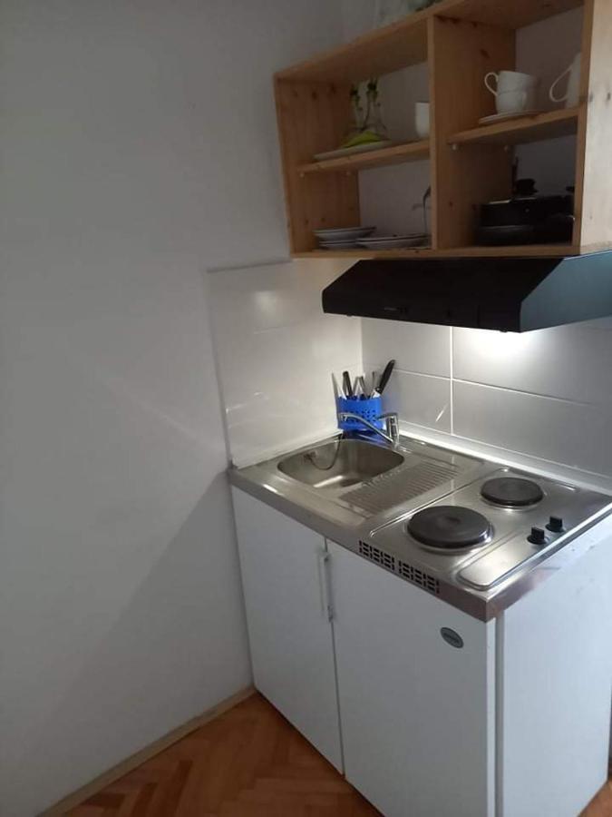 Studio Darija For 2 Persons S Terasom Wi-Fi & Parking Makarska Exterior foto